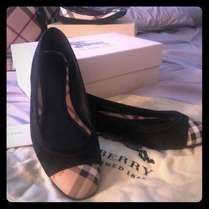 Gorgeous Burberry flats 🖤